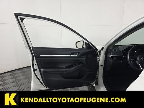 Used 2022 Nissan Altima 2.5 SV w/ SV Premium Package AWD/4WD image 20
