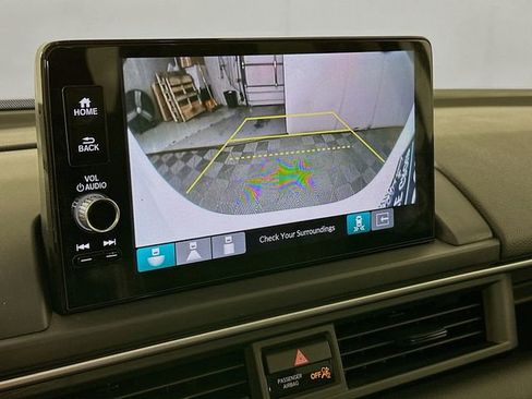 Used 2025 Honda Pilot Touring image 14