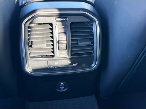 Used 2022 Porsche Macan S image 26