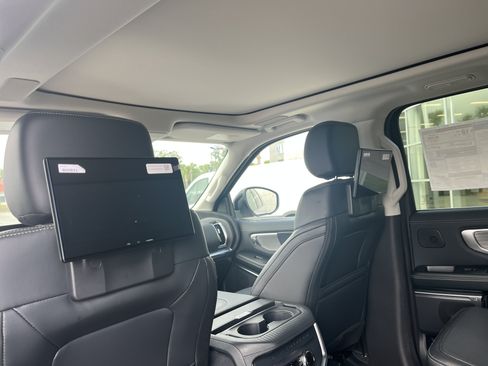 New 2027 Ford Expedition Max Platinum w/ Driver's Package RWD image 13