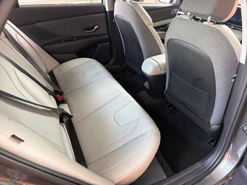 Used 2025 Hyundai Elantra Limited FWD image 33