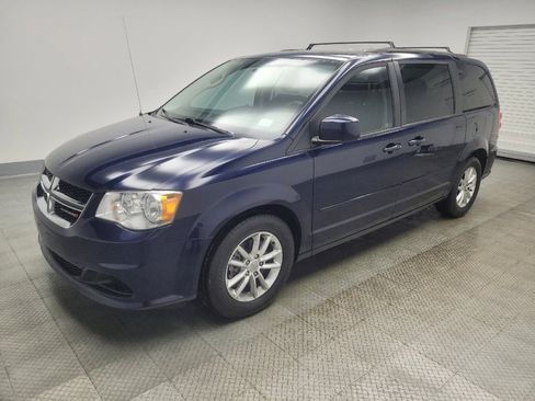 Used 2015 Dodge Grand Caravan SXT FWD image 2