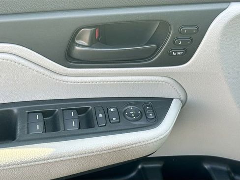 Certified 2024 Honda Odyssey EX-L image 17