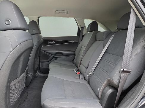Used 2019 Kia Sorento FWD w/ LX Convenience Package image 10