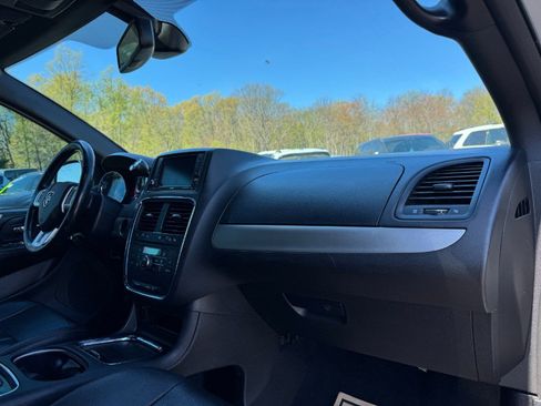 Used 2019 Dodge Grand Caravan GT FWD image 21