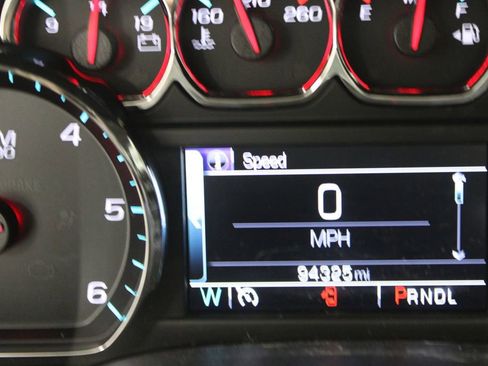 Used 2018 Chevrolet Silverado 1500 LT image 32