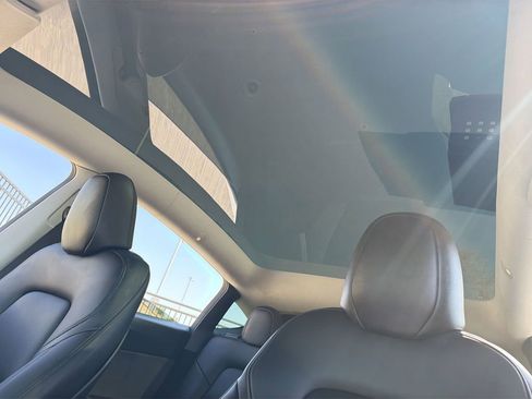 Used 2023 Tesla Model Y Long Range AWD/4WD image 16