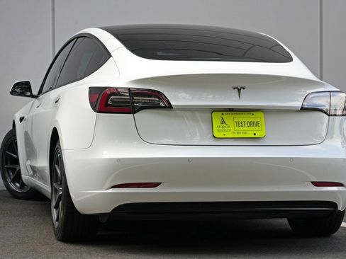 Used 2021 Tesla Model 3 Standard Range Plus RWD image 5