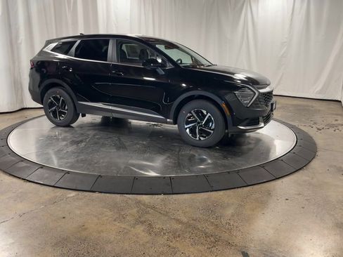 Certified 2025 Kia Sportage LX image 2