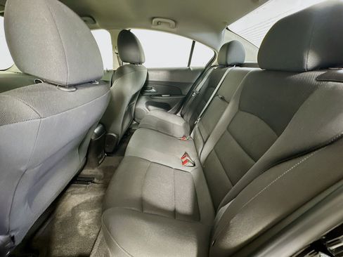 Used 2016 Chevrolet Cruze LT w/ Technology Package FWD image 25