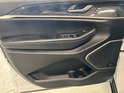 Used 2024 Jeep Grand Cherokee Trailhawk w/ Luxury Tech Group III image 19