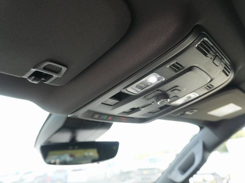 New 2025 Chevrolet Suburban Premier image 28