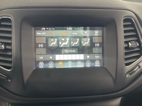 Used 2021 Jeep Compass Sport w/ Cold Weather Group image 39