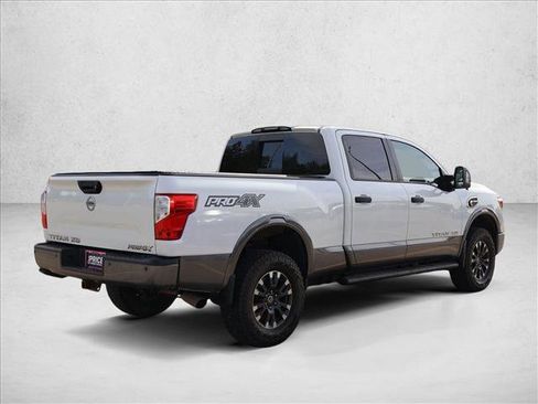 Used 2017 Nissan Titan PRO-4X w/ Pro-4x Convenience Package AWD/4WD image 4