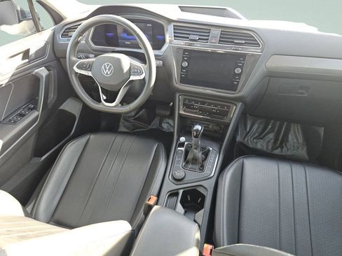 Used 2022 Volkswagen Tiguan SE image 28