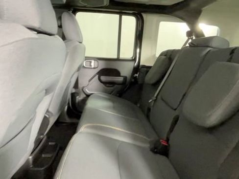 Used 2024 Jeep Wrangler Unlimited AWD/4WD image 22