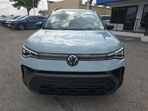 New 2026 Volkswagen Taos SE FWD image 2