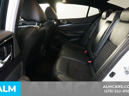 Used 2023 Nissan Maxima SR w/ Sport Mat Group FWD image 17