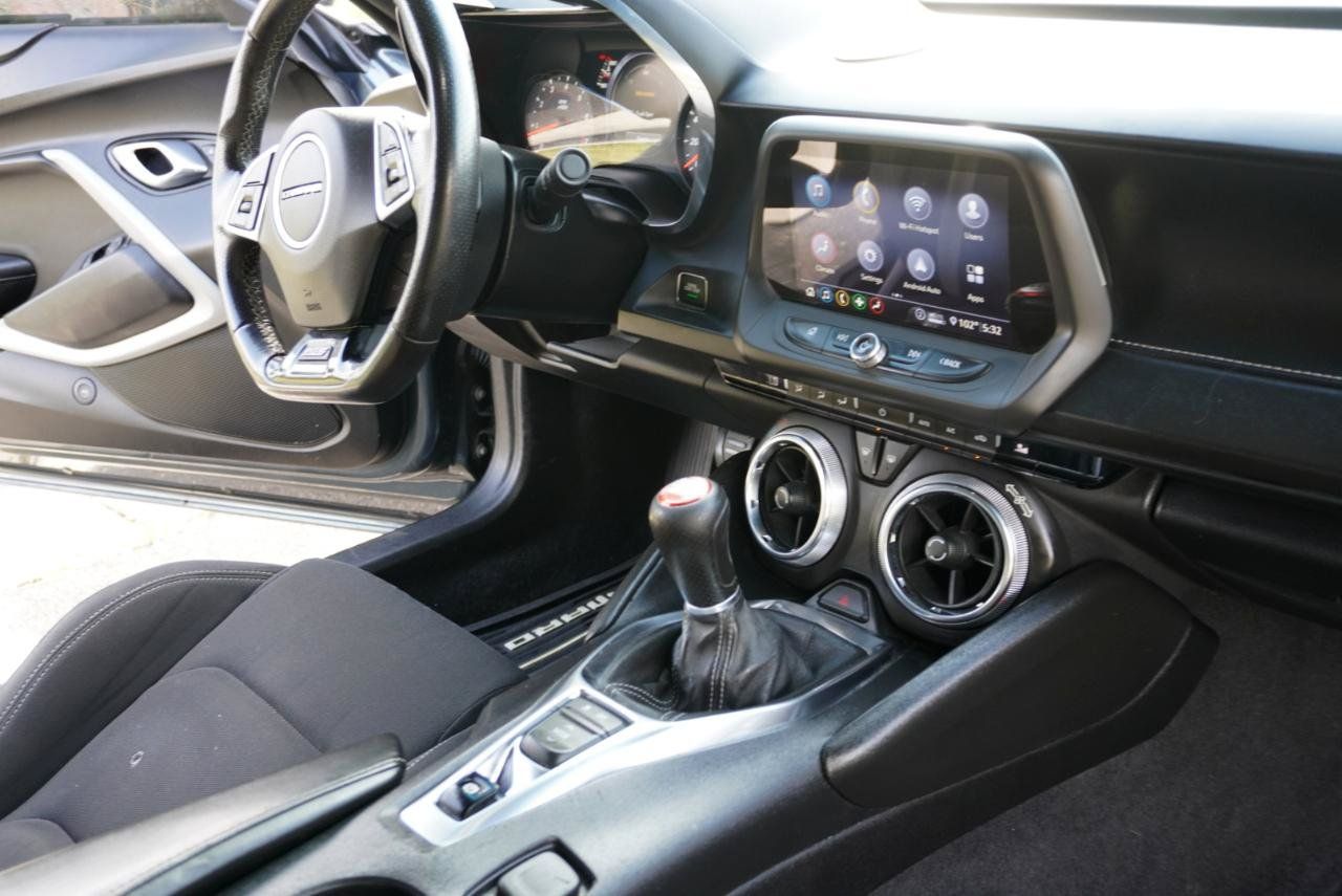 Used 2020 Chevrolet Camaro SS RWD image 22