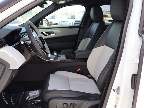 New 2026 Land Rover Range Rover Velar Dynamic SE image 17