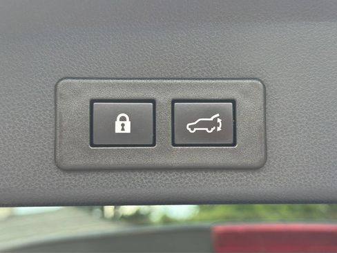 Used 2021 Subaru Ascent Limited w/ Technology Package AWD/4WD image 29