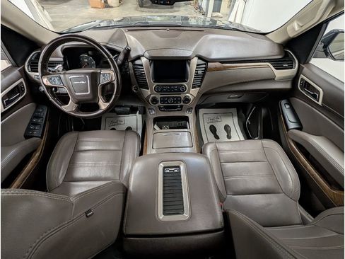 Used 2019 GMC Yukon Denali w/ Denali Ultimate Package image 10