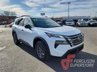 Used 2025 Nissan Rogue S video 1