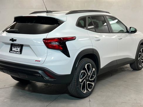 New 2026 Chevrolet Trax RS w/ Sunroof Package FWD image 6