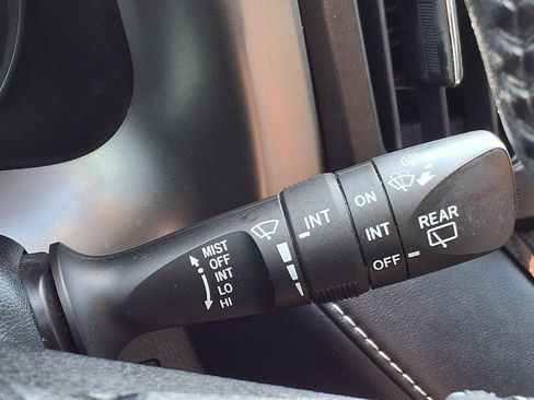 Used 2017 Toyota RAV4 XLE FWD image 23