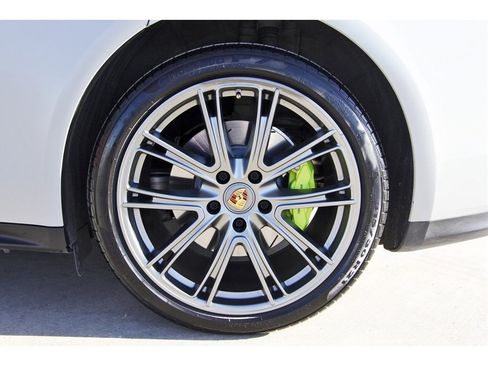Used 2022 Porsche Panamera 4 image 42