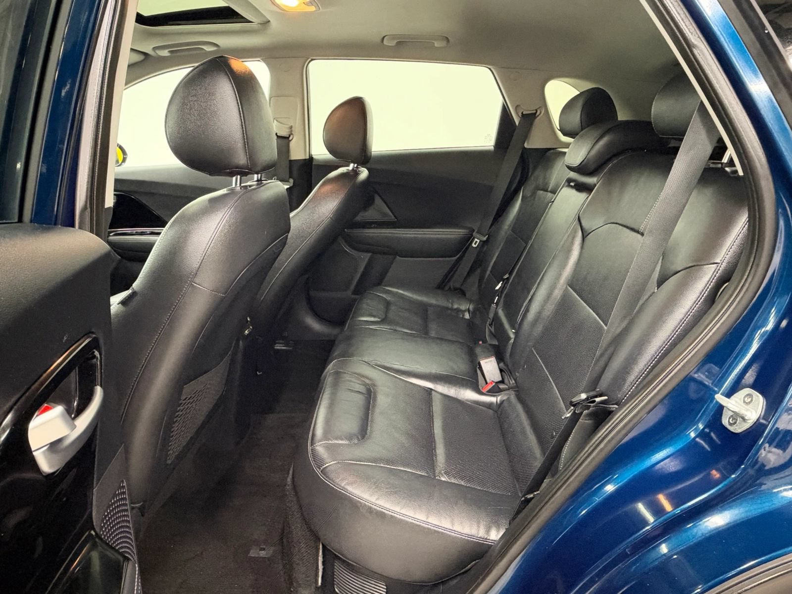 Used 2017 Kia Niro Touring FWD image 18