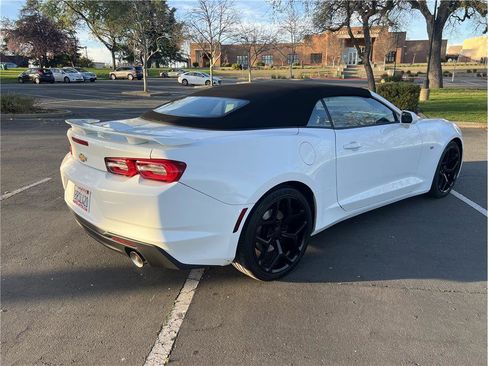 Used 2019 Chevrolet Camaro LT image 5