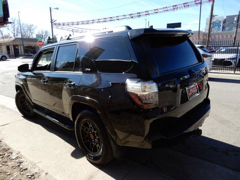 Used 2022 Toyota 4Runner SR5 image 7