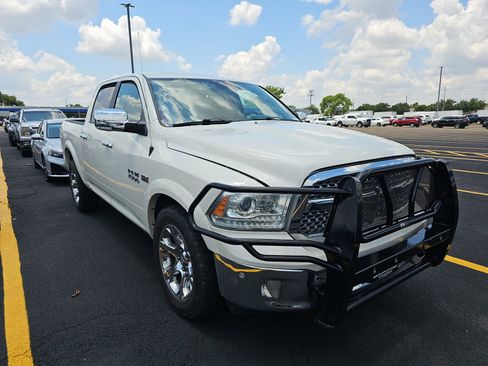 Used 2017 RAM 1500 Laramie w/ Convenience Group RWD image 4