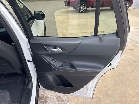 Used 2025 Chevrolet Equinox LT FWD image 37