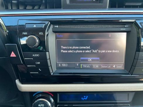 Used 2014 Toyota Corolla LE FWD image 24