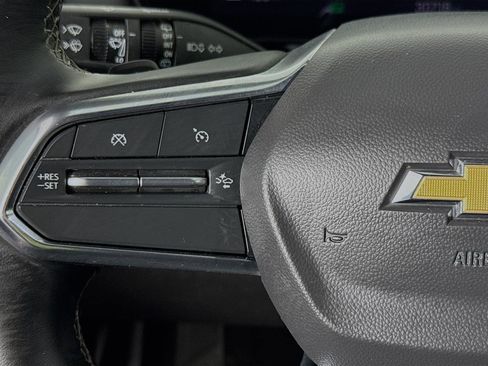 Used 2024 Chevrolet Equinox EV LT image 13