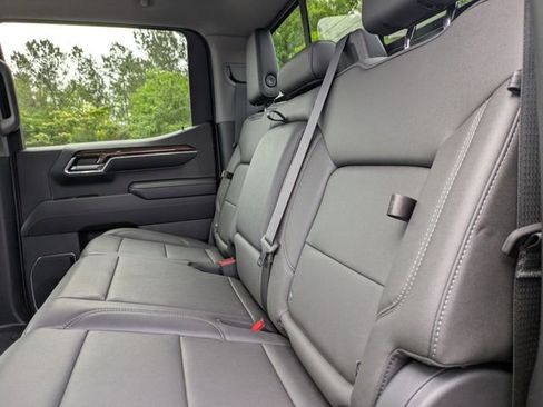 Used 2022 Chevrolet Silverado 1500 RST AWD/4WD image 15