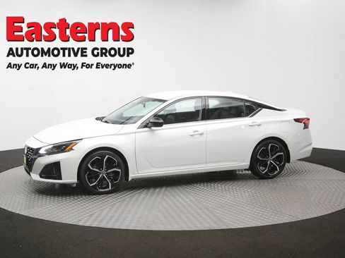 Used 2023 Nissan Altima 2.5 SR FWD image 58