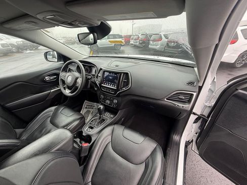 Used 2022 Jeep Cherokee Latitude Lux w/ Mopar Interior Package image 12