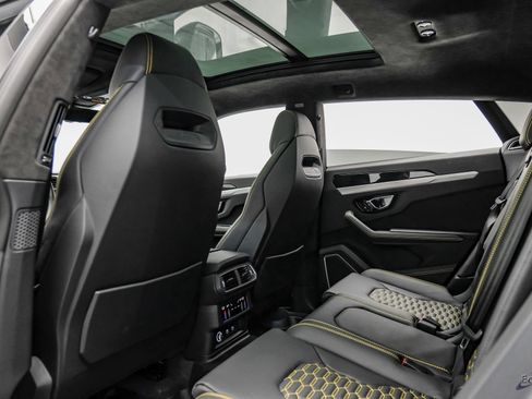 Used 2022 Lamborghini Urus AWD/4WD image 84