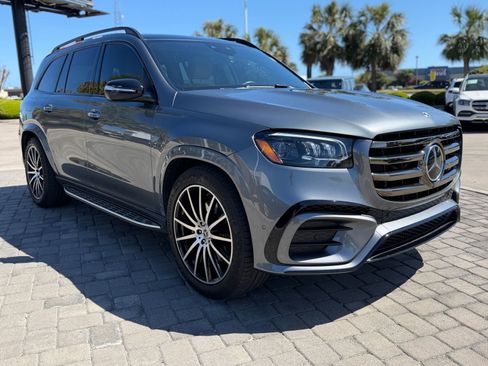 Used 2024 Mercedes-Benz GLS 580 4MATIC image 7