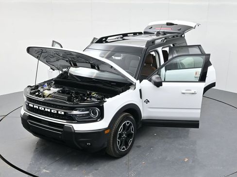 Used 2025 Ford Bronco Sport Outer Banks w/ Outer Banks Tech Package+ image 53