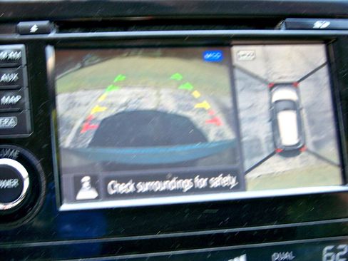 Used 2014 Nissan Rogue SV w/ SV Premium Package image 11