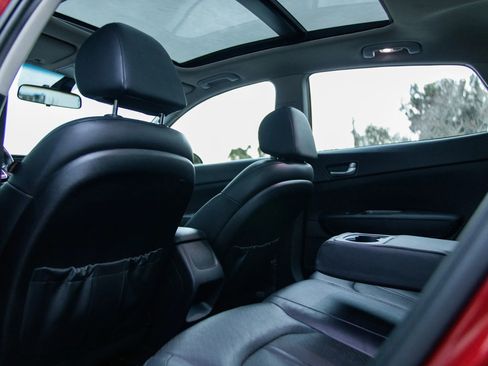 Used 2020 Kia Optima SE image 29