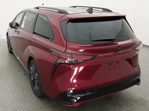 New 2026 Toyota Sienna XSE FWD image 6