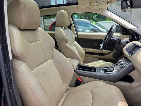 Used 2018 Land Rover Range Rover Evoque AWD/4WD image 19