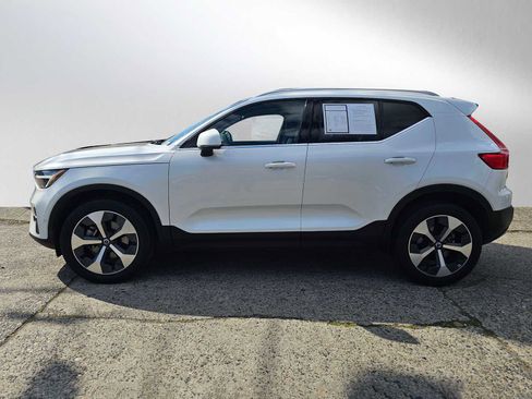 Certified 2023 Volvo XC40 B5 Plus w/ Driver Assist Package image 6