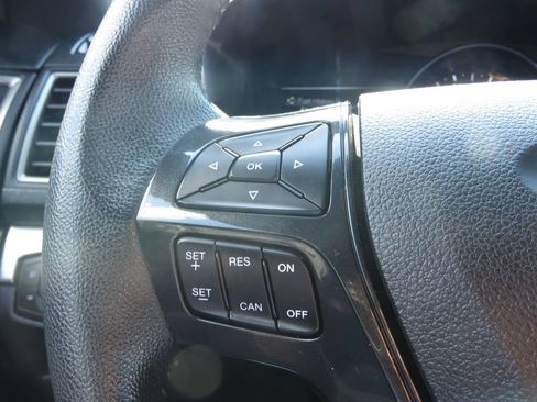 Used 2018 Ford Explorer XLT w/ Equipment Group 202A AWD/4WD image 24