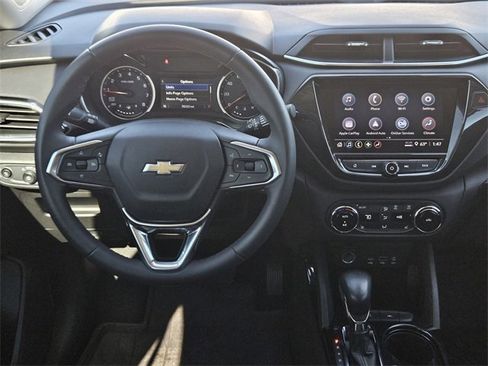 Used 2021 Chevrolet TrailBlazer LT image 11